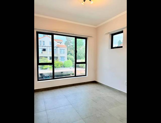 2 BEDROOM APARTMENT FOR SALE IN BRYANSTON